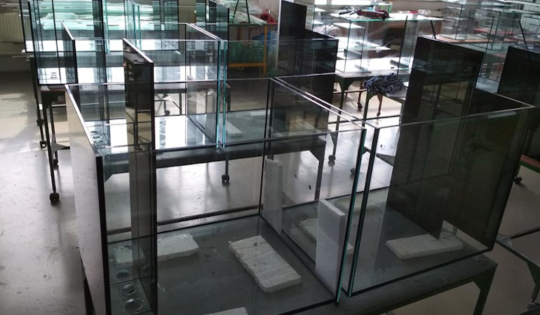 Construcción de acuarios acuarios de vidrio también hechos a medida